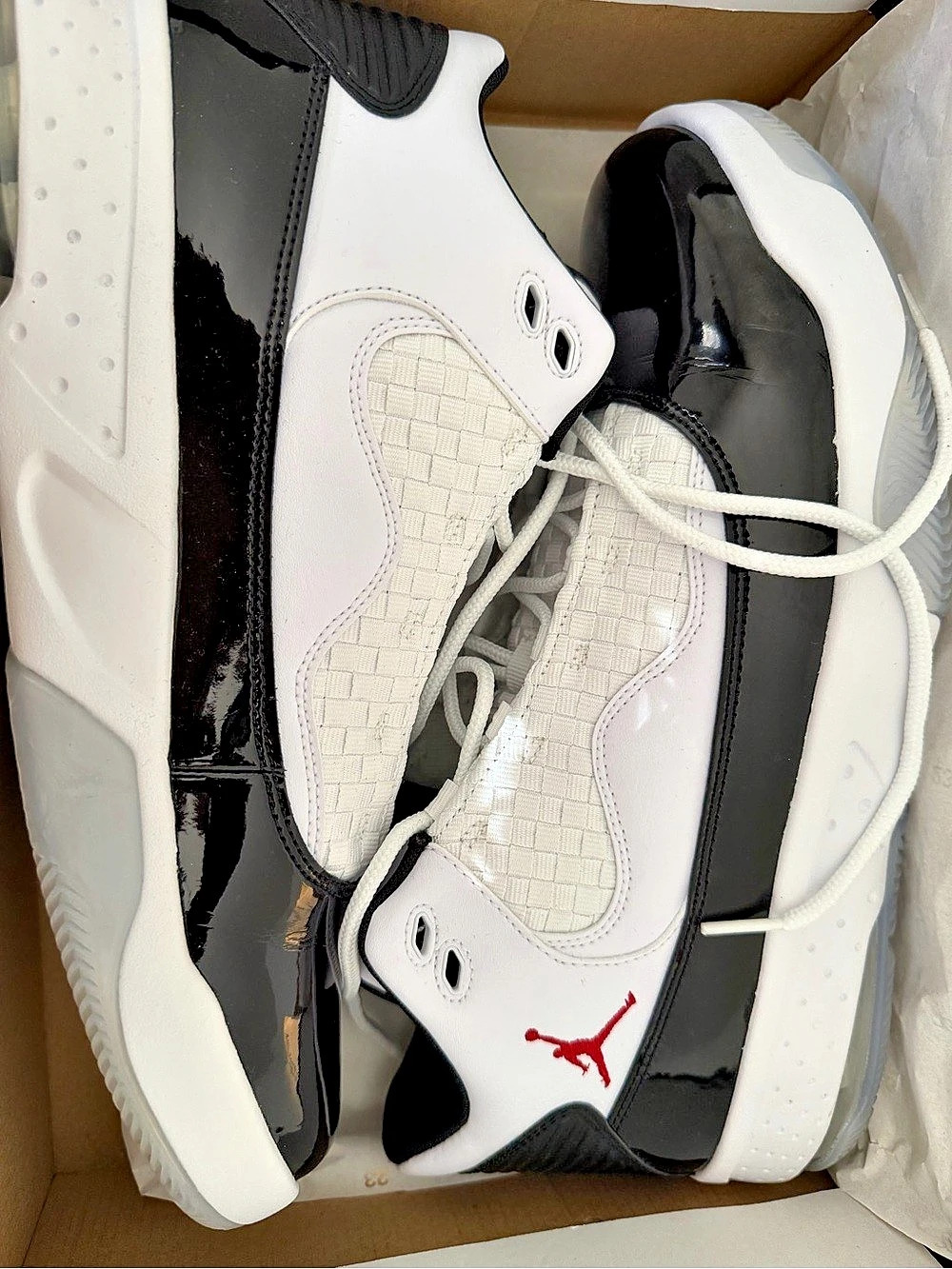 Jordan Air Jordan Max Aura 2 White Black Gym Red Air White & Black US 12